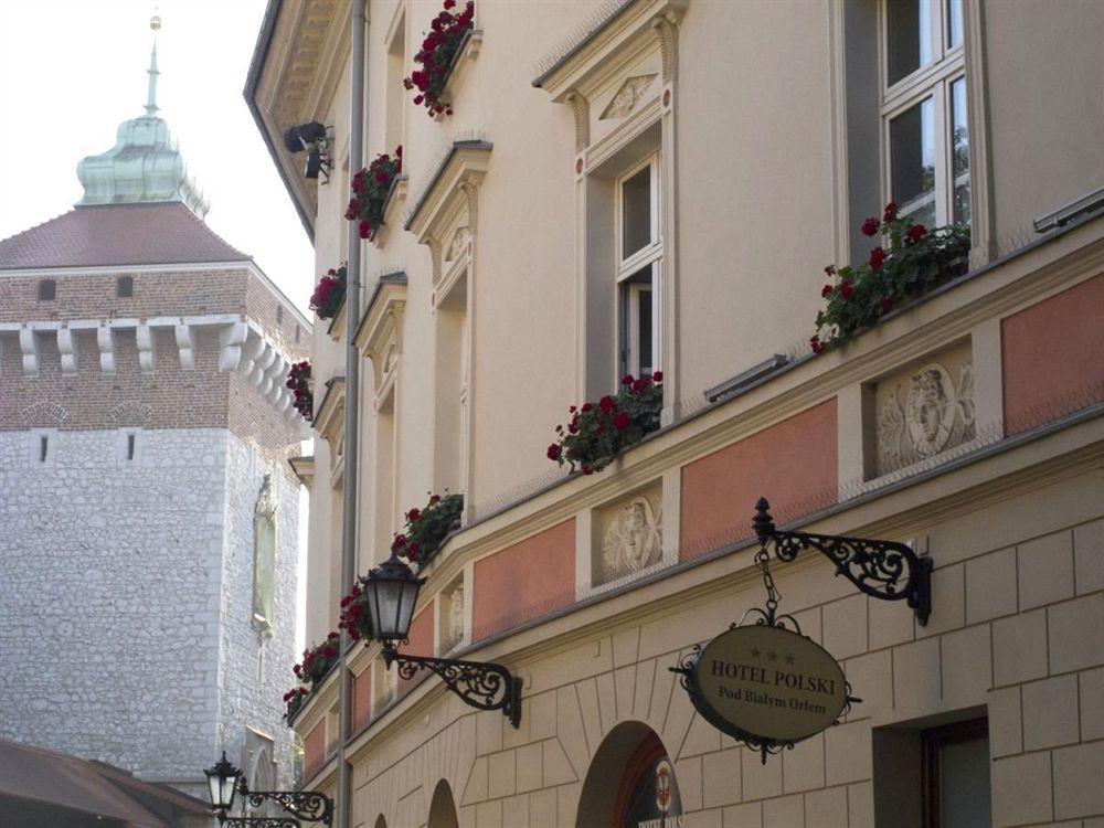Hotel Polski Pod Bialym Orlem Cracovia Exterior foto The facade of the hotel