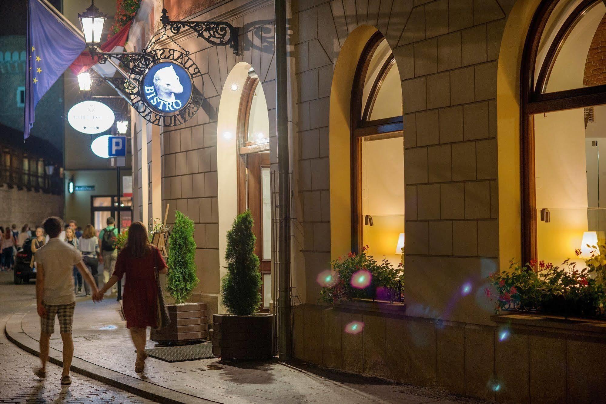 Hotel Polski Pod Bialym Orlem Cracovia Exterior foto The restaurant in 2019