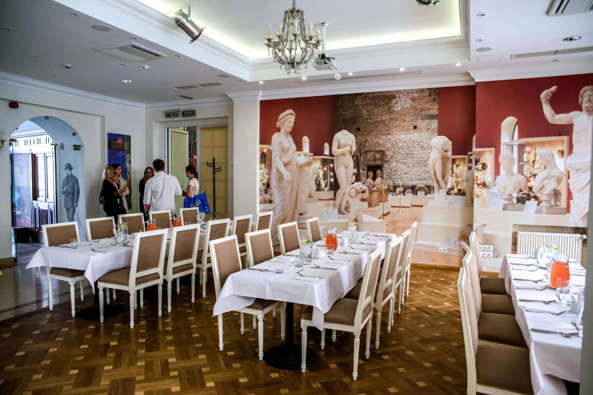 Hotel Polski Pod Bialym Orlem Cracovia Exterior foto The restaurant