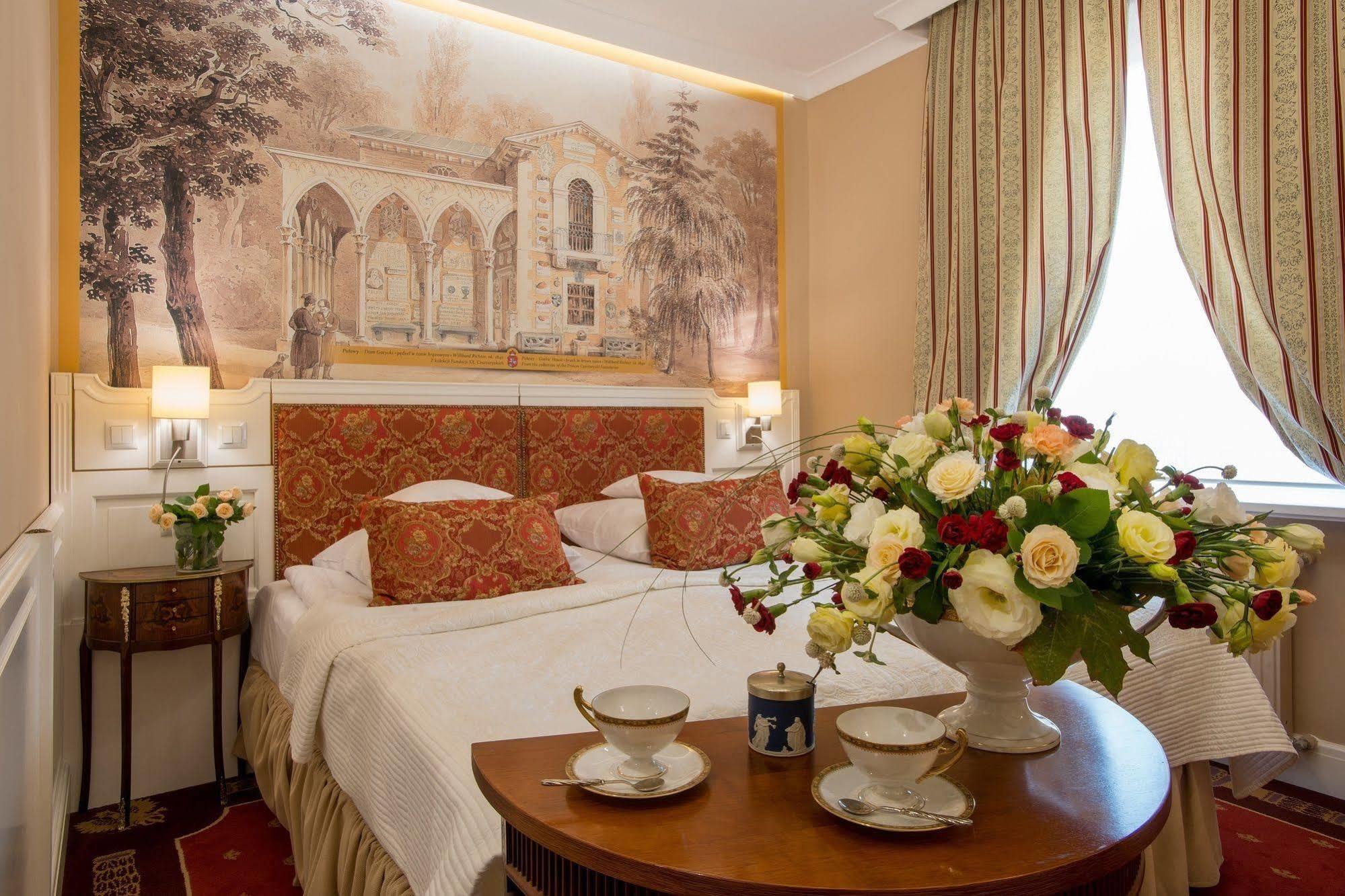 Hotel Polski Pod Bialym Orlem Cracovia Exterior foto A room at the hotel